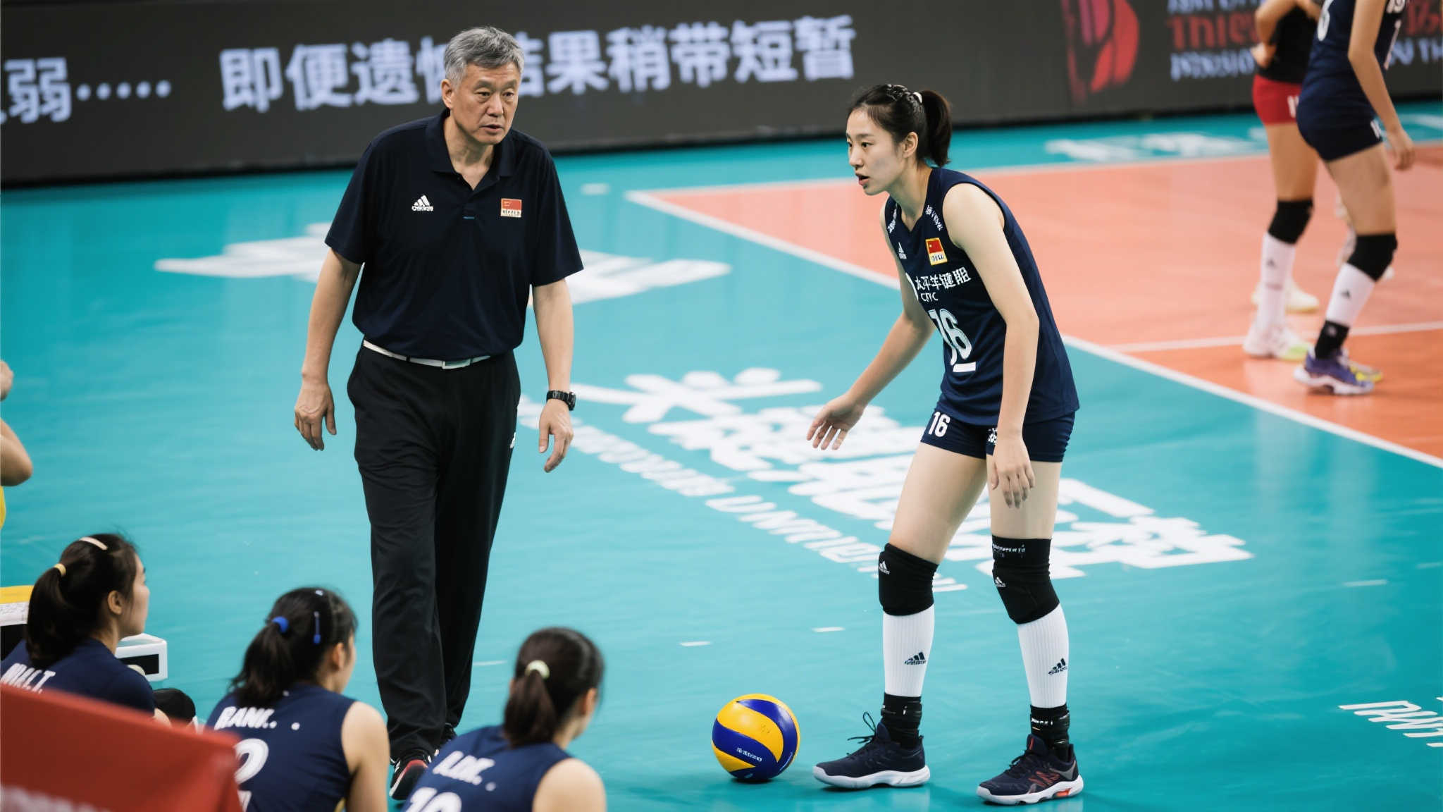 王欣瑜鏖战三盘惜败万卓索娃,柏林站屈居亚军后幽默展望未来 内部某资深教练分析认为,“即便遗憾结果稍带短暂触关