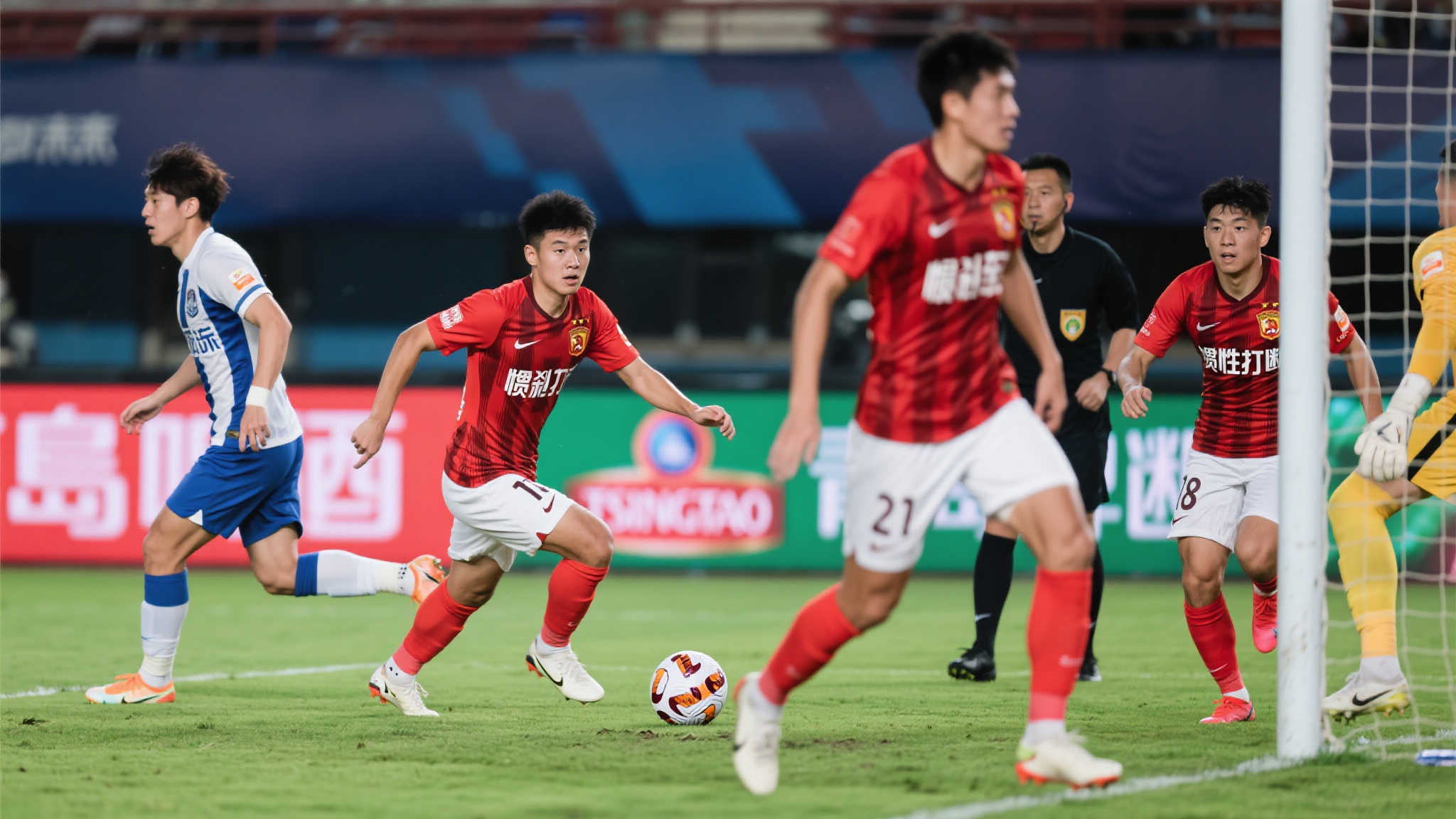 孔蒂回忆切尔西时期:为特里调整训练节奏,却遭遇连败险丢帅位 有评论认为,是“急刹车式”改变带来的消极反应使得这